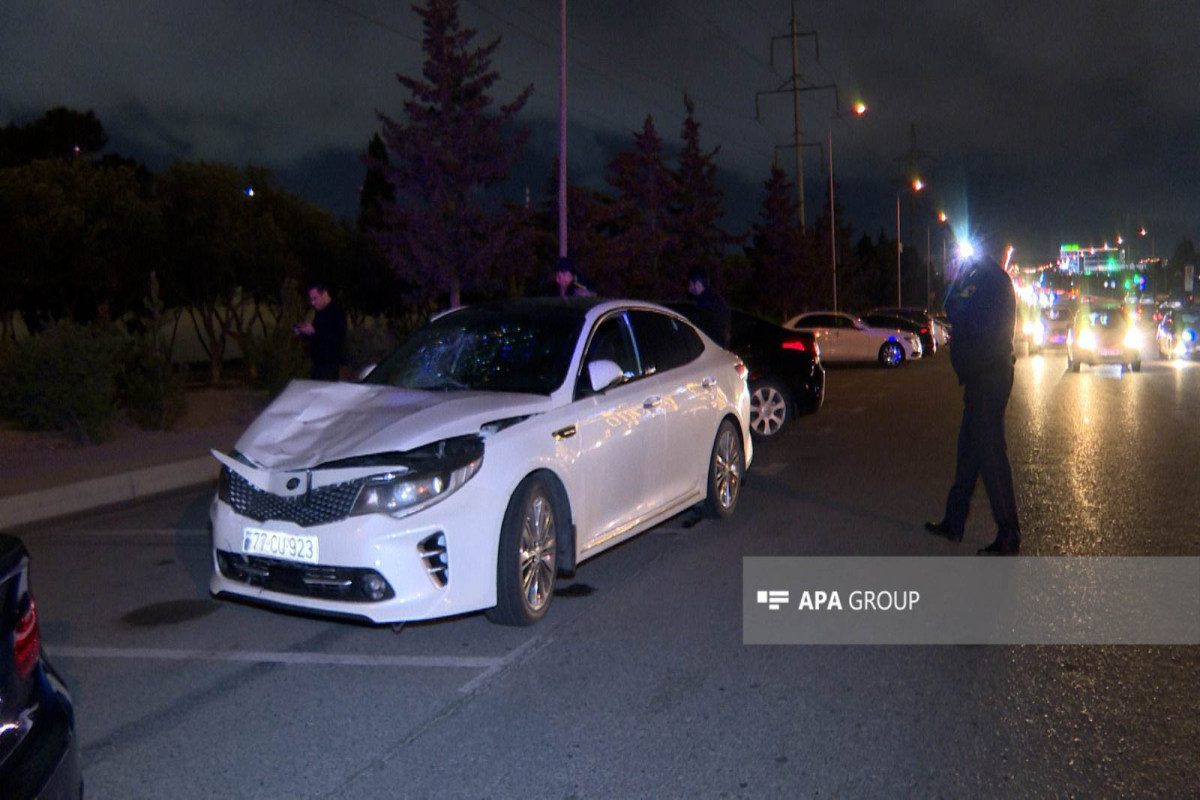 В Баку автомобиль сбил выходивших со свадьбы женщин, есть погибшая-ФОТО 
