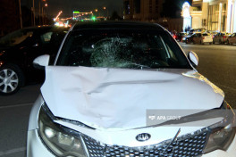 В Баку автомобиль сбил выходивших со свадьбы женщин, есть погибшая-ФОТО 