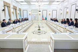 Состоялась встреча между спикером ММ Азербайджана и президентом Болгарии