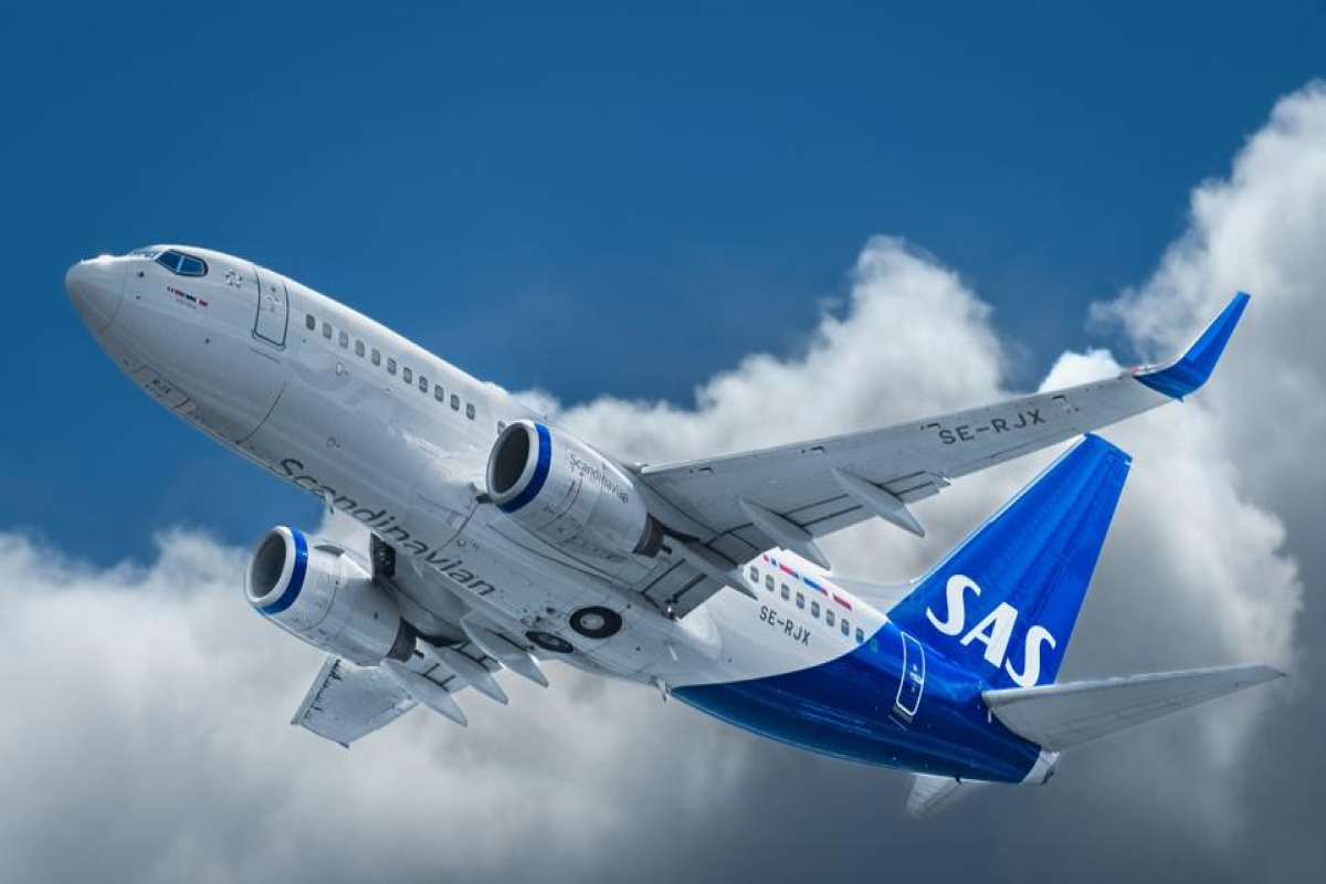 Самолет Scandinavian Airlines совершил экстренную посадку в Баку