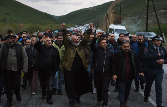 Участники шествия "Тавуш во имя родины" призывают к вооруженному перевороту в Армении