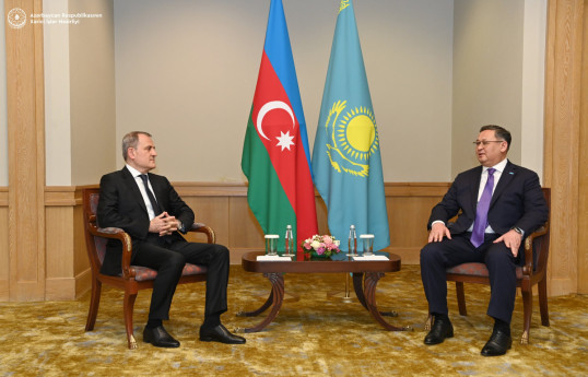 Байрамов проводит встречу с казахстанским коллегой