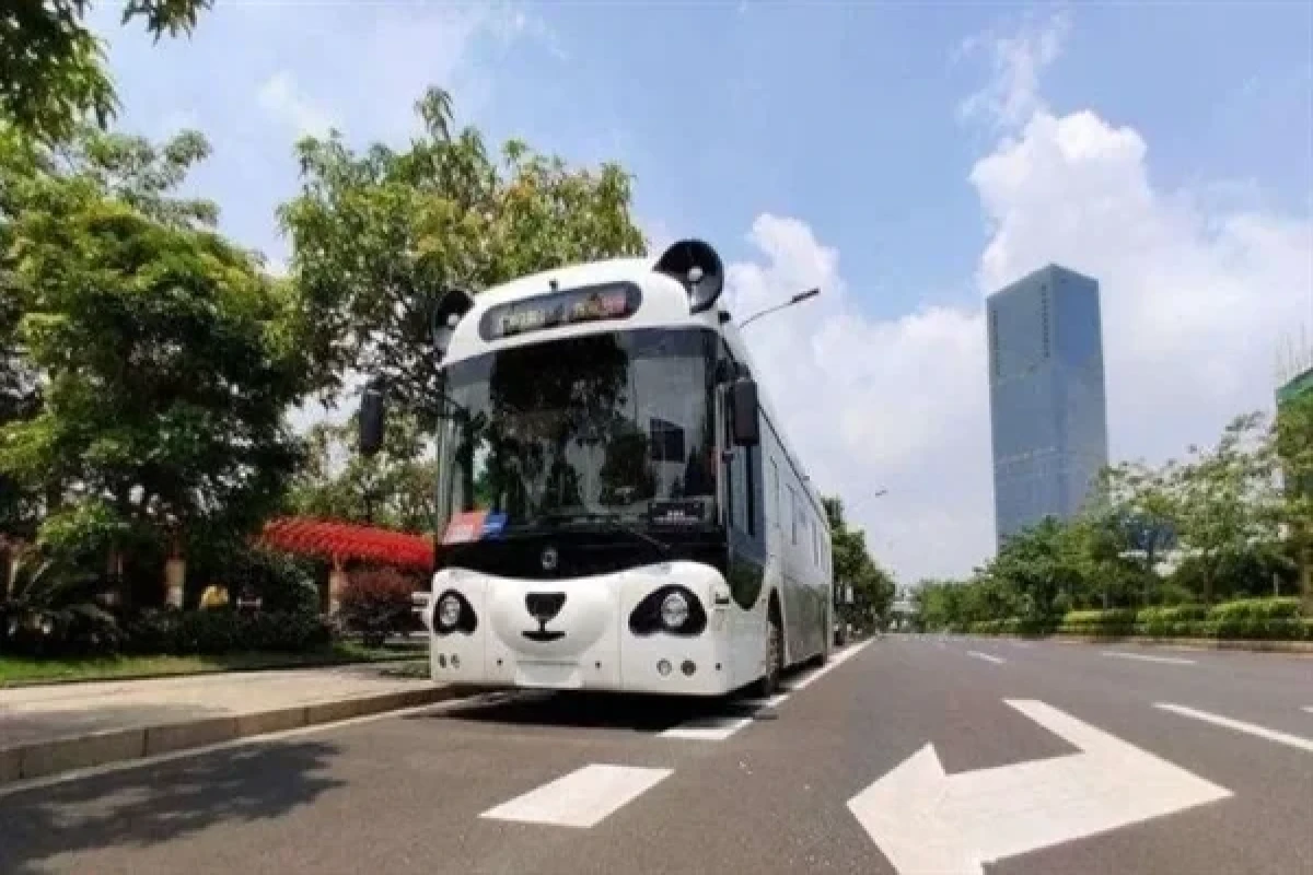 В Италии приступили к испытаниям китайского беспилотного автобуса