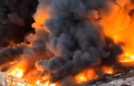 В Варшаве произошел пожар в крупном ТЦ-ВИДЕО 