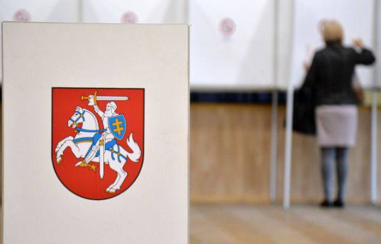 Литва выбирает президента и голосует на референдуме о сохранении гражданста