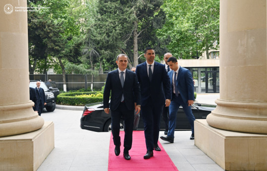 Глава МИД Азербайджана и председатель ОБСЕ проводят встречу в расширенном составе