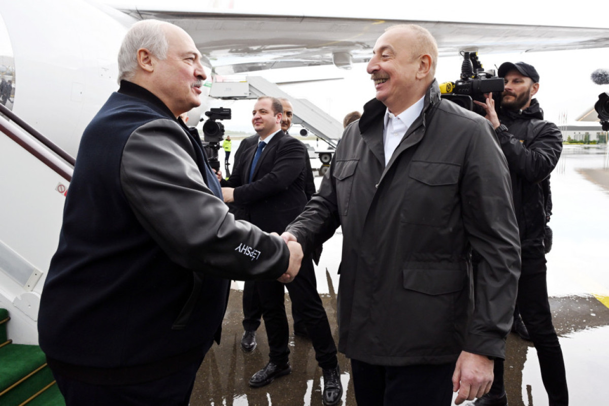 Ильхам Алиев встретил Лукашенко в Физули-ФОТО 
