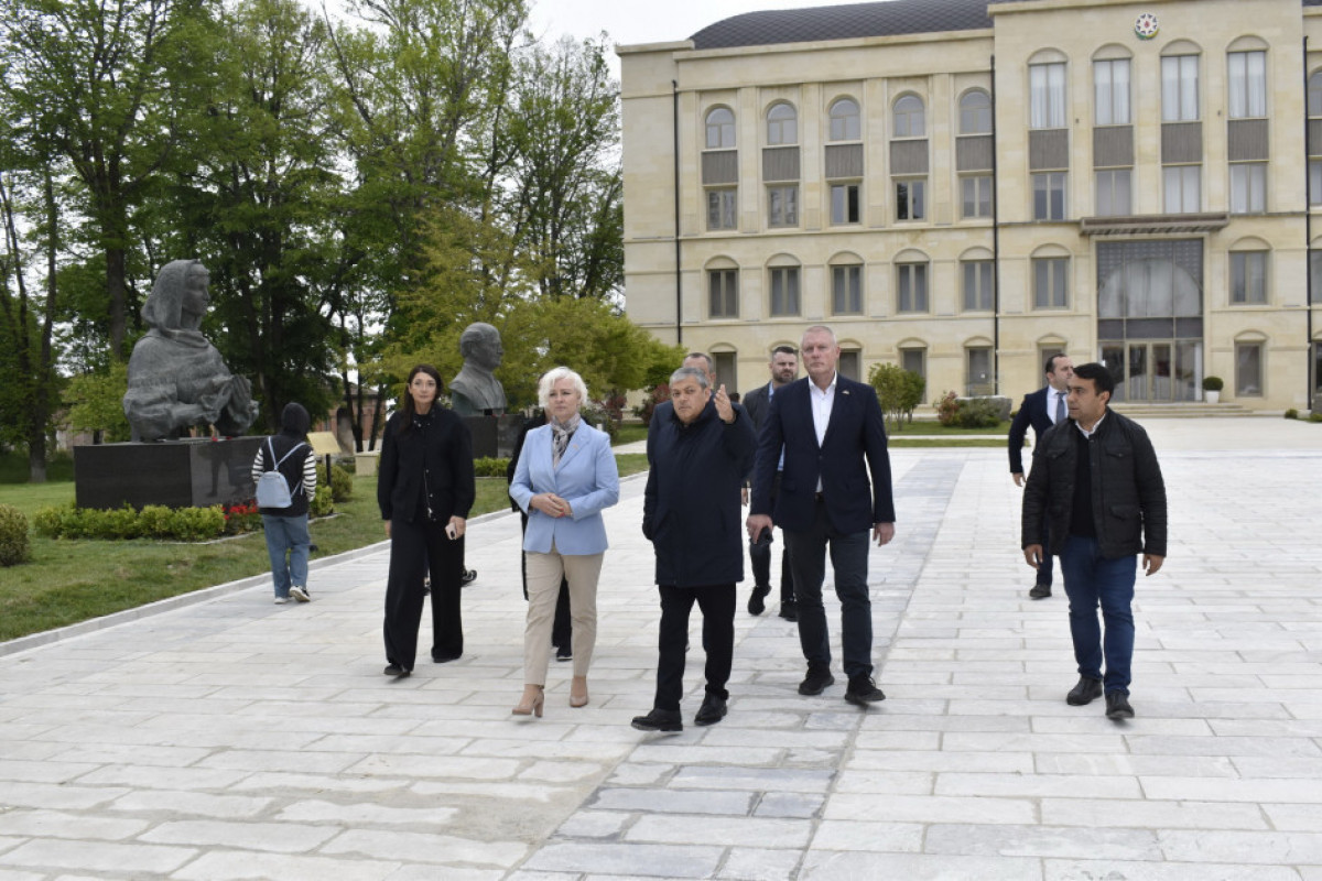 Делегация во главе с председателем парламента Латвии посетила города Физули и Шуша -ФОТО -ОБНОВЛЕНО 
