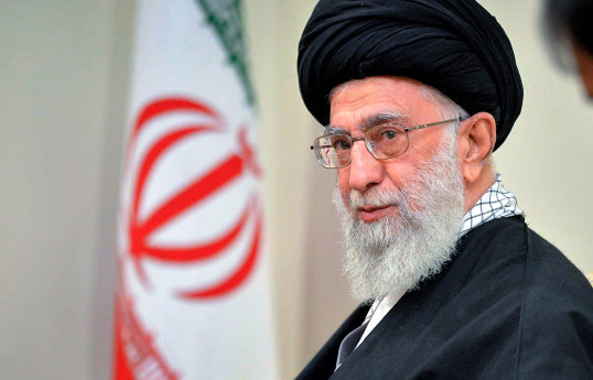 Руководитель и духовный лидер Ирана аятолла Али Хаменеи