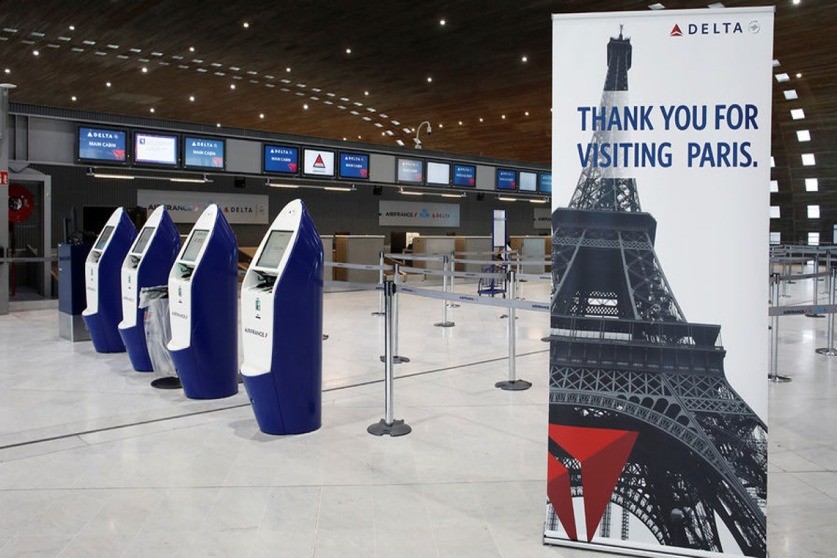 Сотрудники парижских аэропортов во вторник проведут забастовку