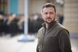 Истечение срока полномочий Зеленского не влияет на военные действия - Песков