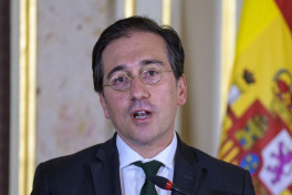 Испания отказывается возвращать своего посла в Аргентину