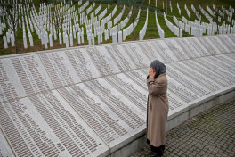 Генассамблея ООН приняла резолюцию по геноциду в Сребренице
