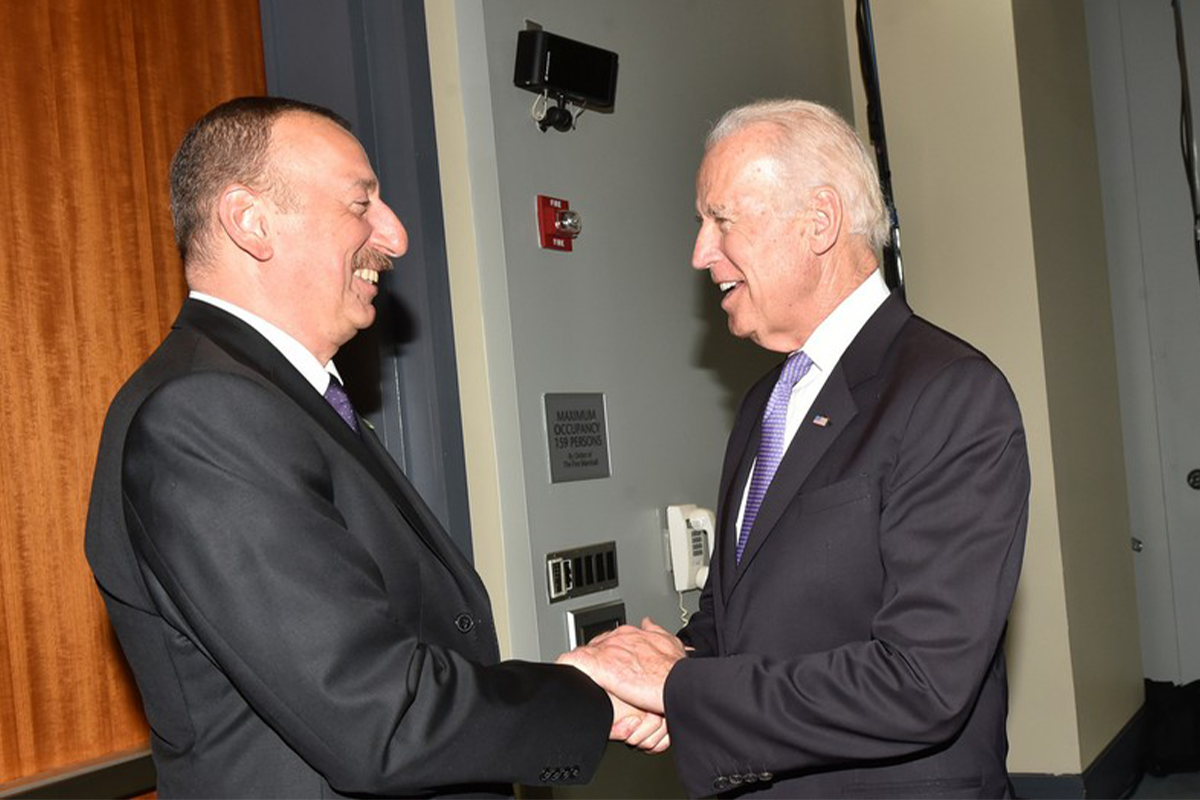 Байден поздравил президента Азербайджана 