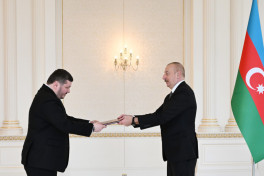 Ильхам Алиев принял верительные грамоты новоназначенного посла Украины