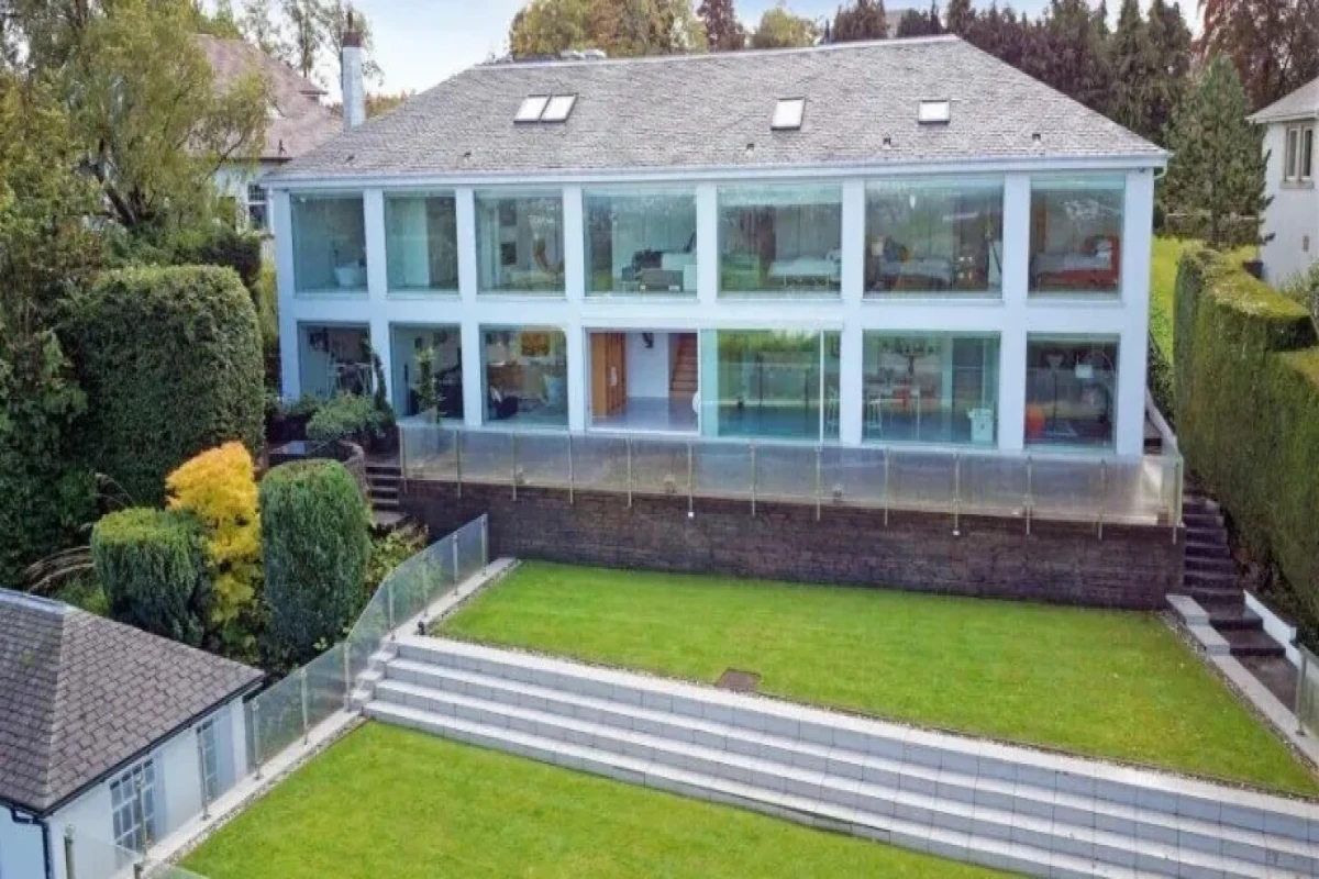 В Шотландии на продажу выставили необычный «кукольный дом» - £1,5 млн 