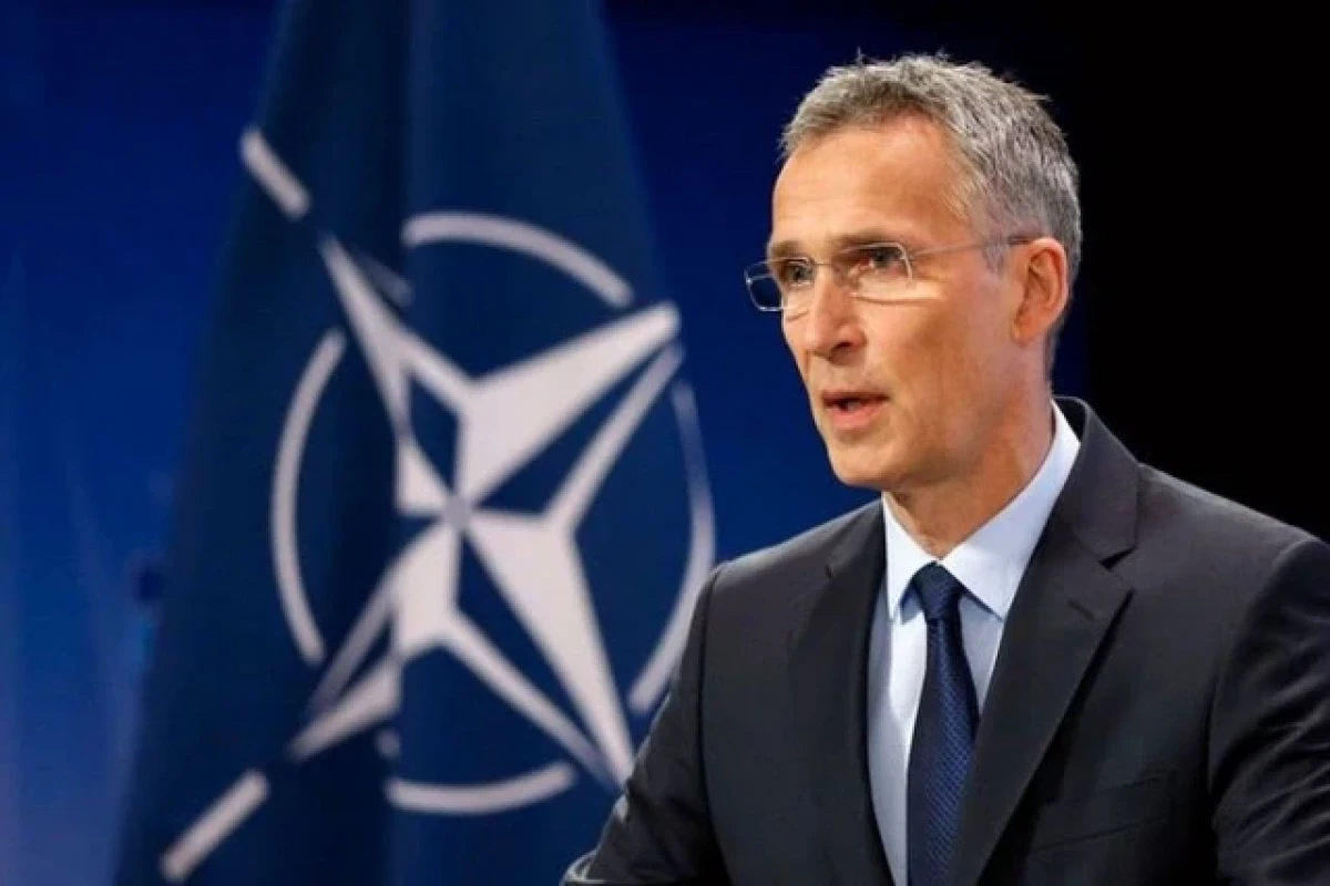 Столтенберг: Военных НАТО не должно быть на земле или в небе Украины 