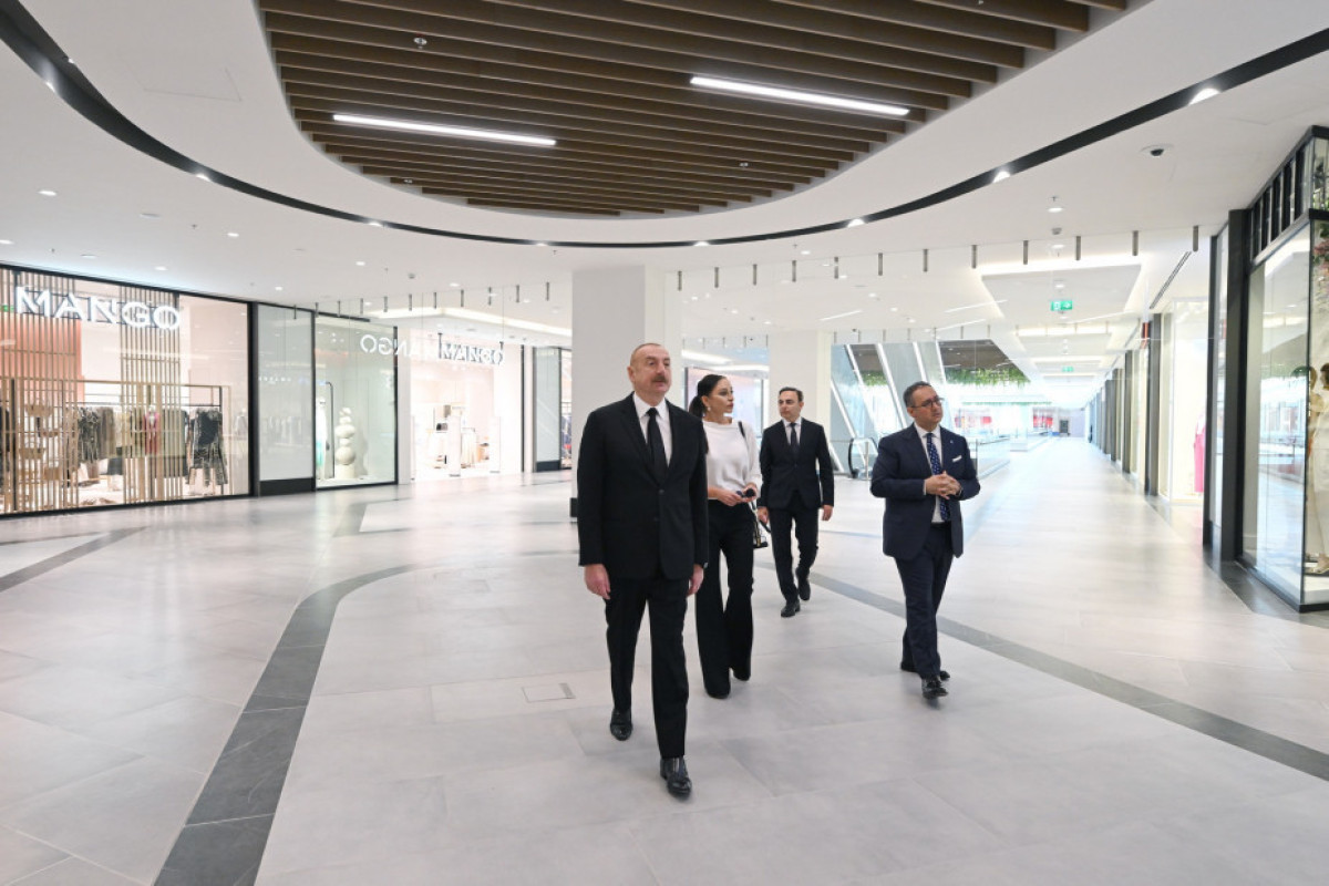 Ильхам Алиев и Мехрибан Алиева приняли участие в презентации проекта «Crescent Bay» и открытии ТЦ «Crescent Mall» в Баку-ОБНОВЛЕНО -ФОТО 