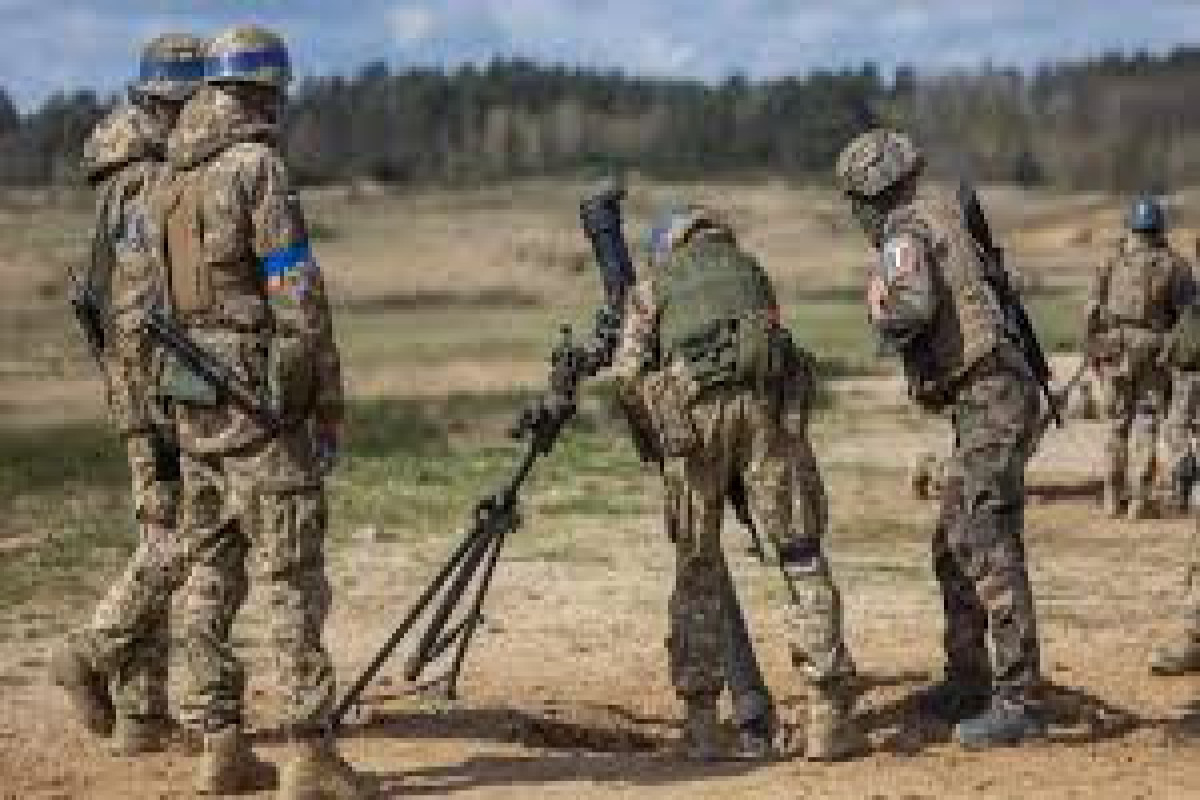 Макрон собирает коалицию военных инструкторов для отправки в Украину