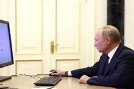 Путин рассказал, что пользуется интернетом "очень примитивным образом"