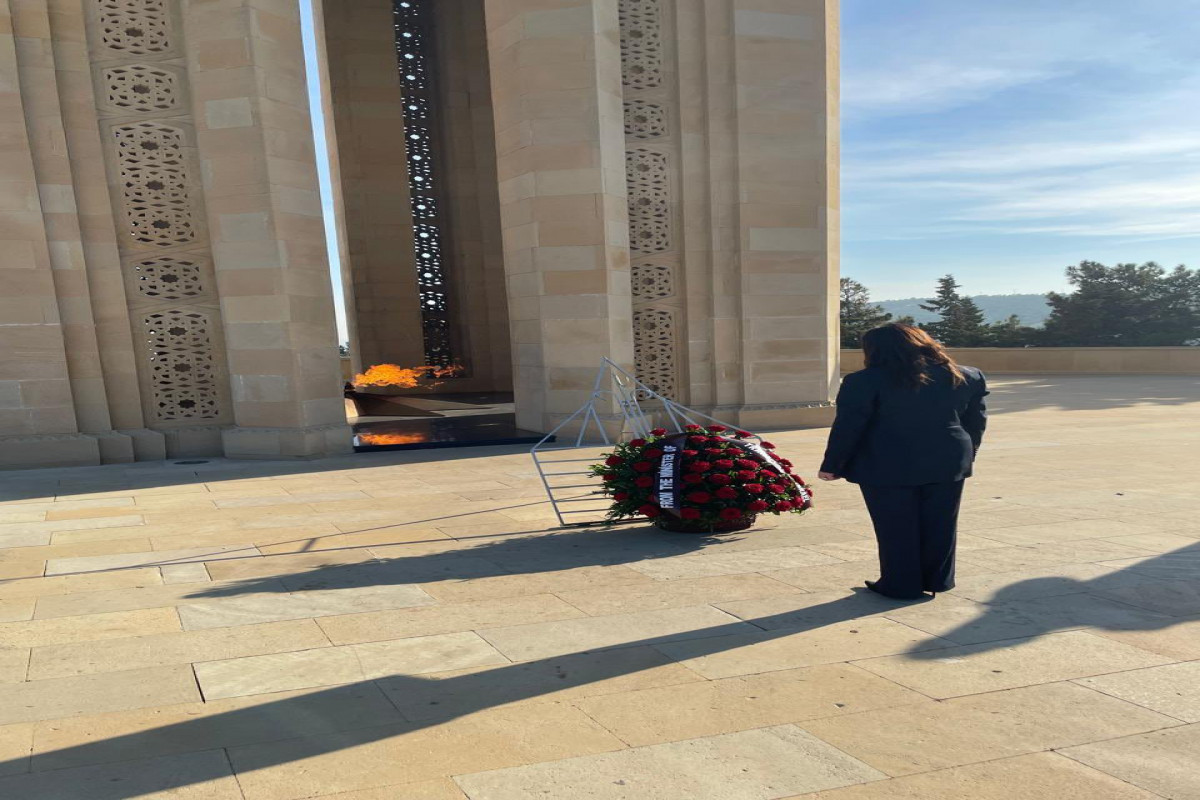 Израильский министр возложила цветы на могилу Альберта Агарунова в Баку-ФОТО 