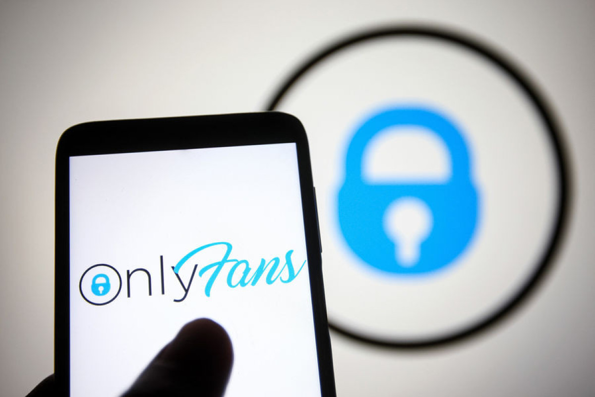 Игрок «Ливерпуля» предложил модели с OnlyFans групповой секс