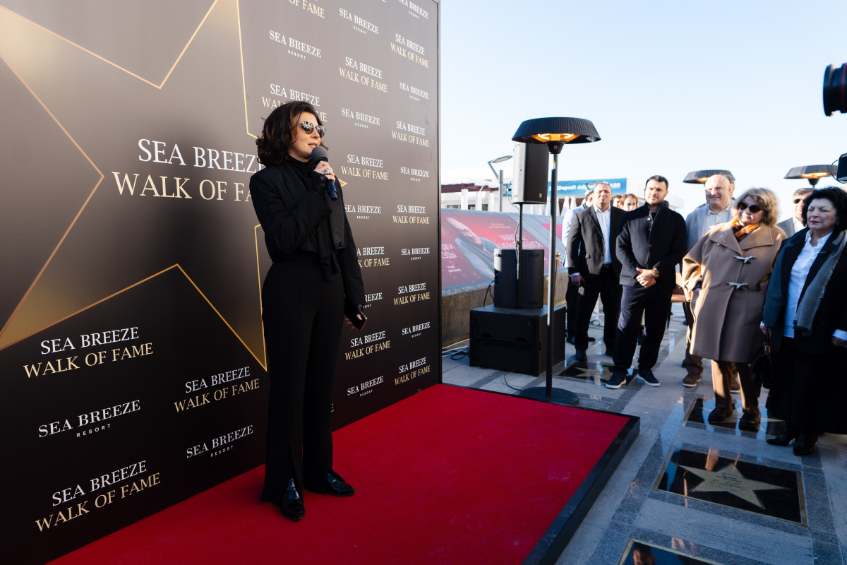 На Sea Breeze Walk of Fame загорелась звезда Максуда Ибрагимбекова-ФОТО 