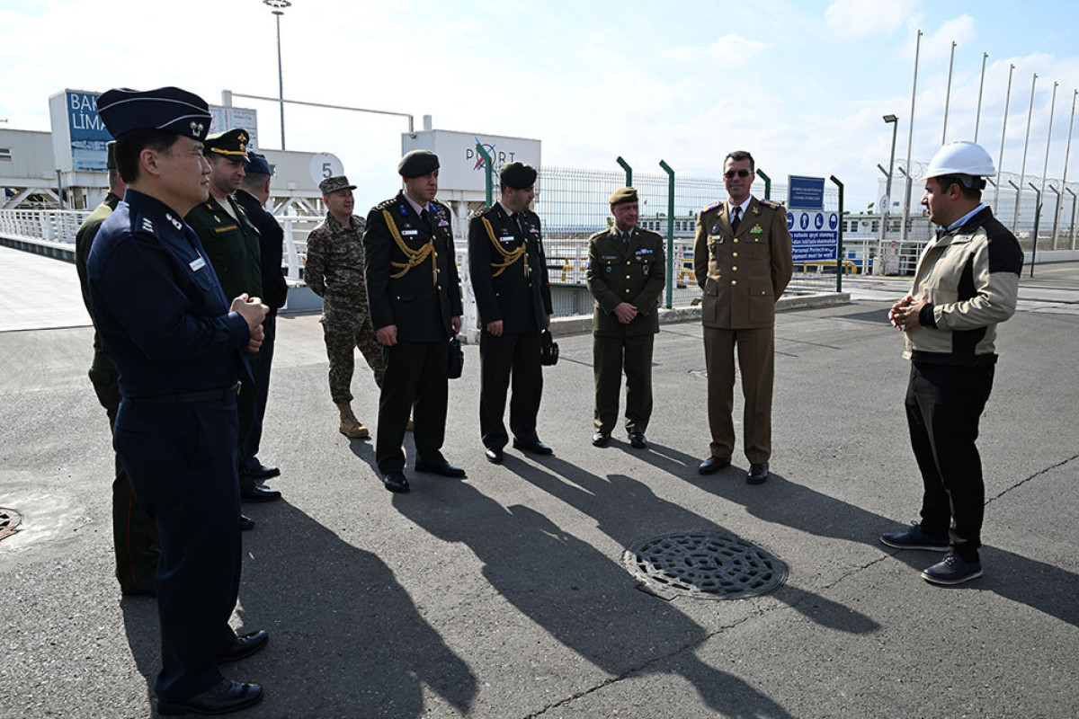 Военные атташе 12 стран ознакомились с работой Бакинского морского порта-ФОТО 