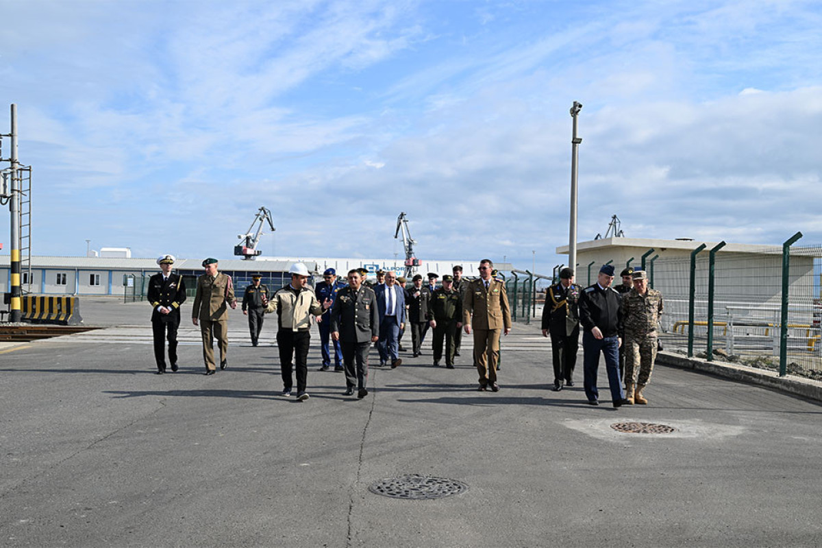 Военные атташе 12 стран ознакомились с работой Бакинского морского порта-ФОТО 