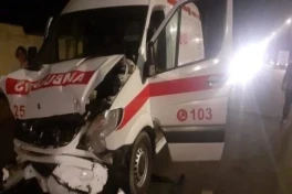 В Азербайджане «скорая» попала в ДТП, есть погибший и пострадавшие