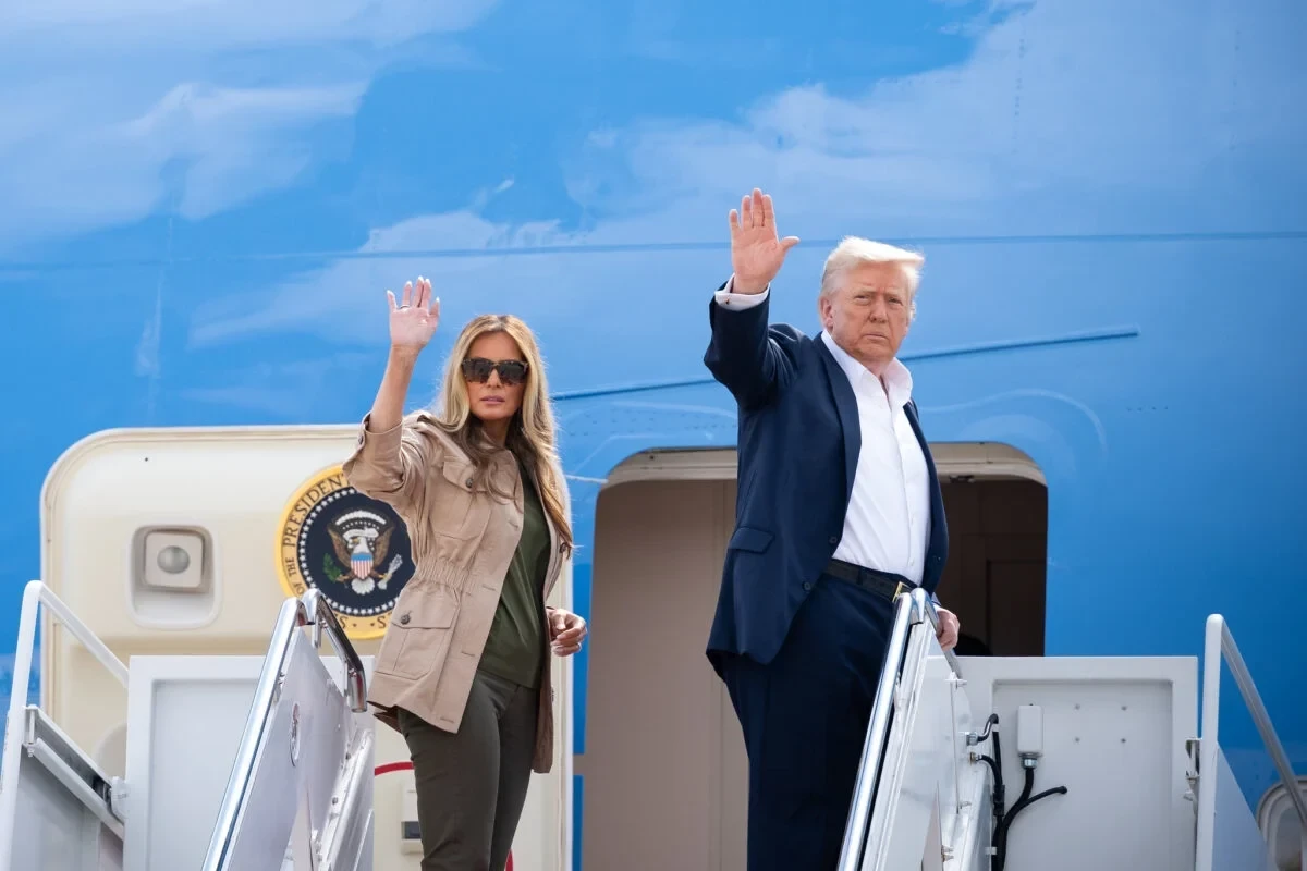 Bloomberg: имя Трампа вычеркнули из дела Эпштейна
