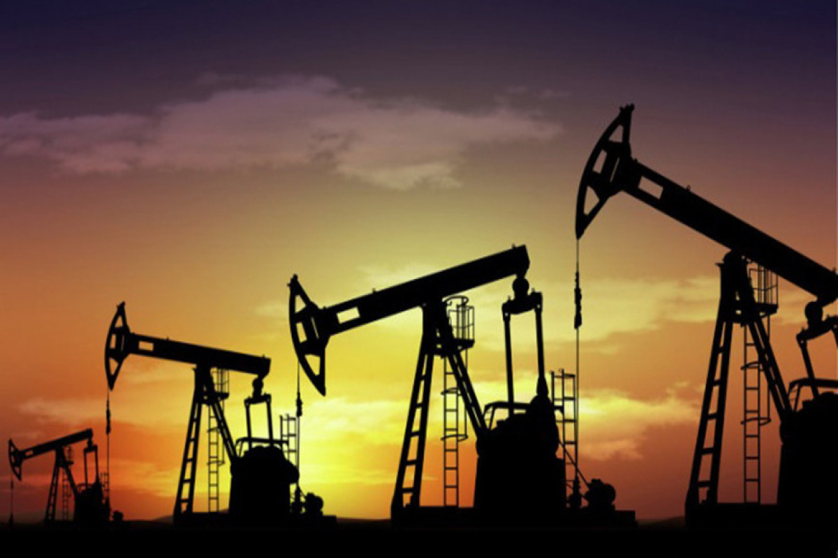 Стоимость нефти Azeri Light опустилась ниже 72 долларов