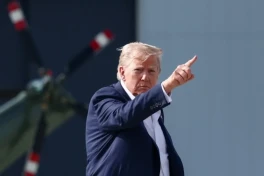 Трамп снова призвал главу ФРС добровольно уйти в отставку