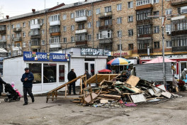 В Свердловске снесли рынок азербайджанских торговцев