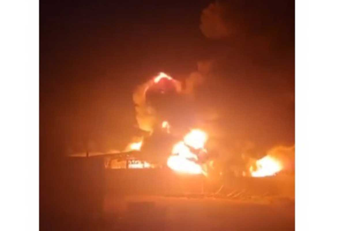 На химзаводе в Иране произошел взрыв, возник пожар-ВИДЕО