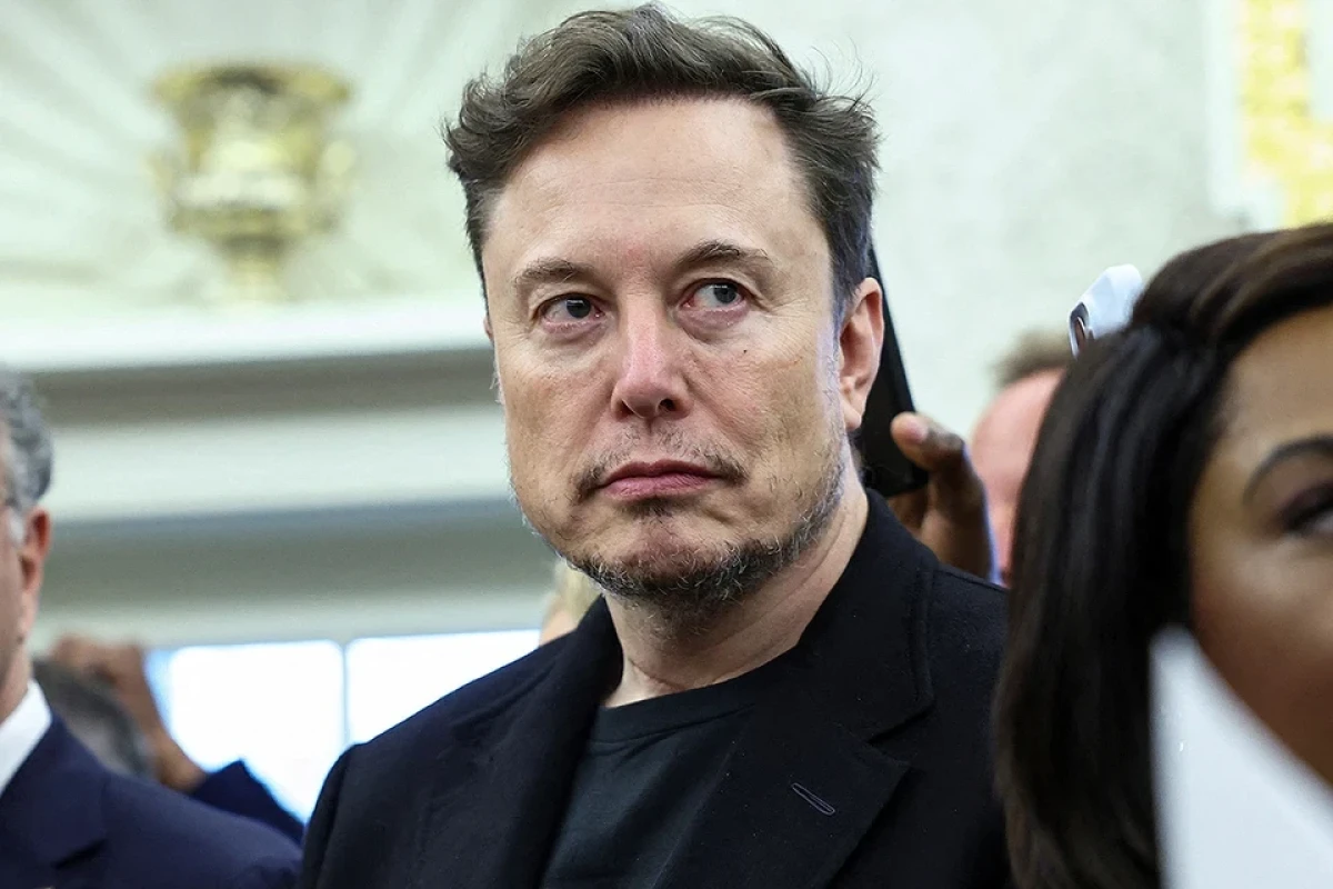 Tesla готова платить Маску миллиарды, чтобы он не покинул компанию