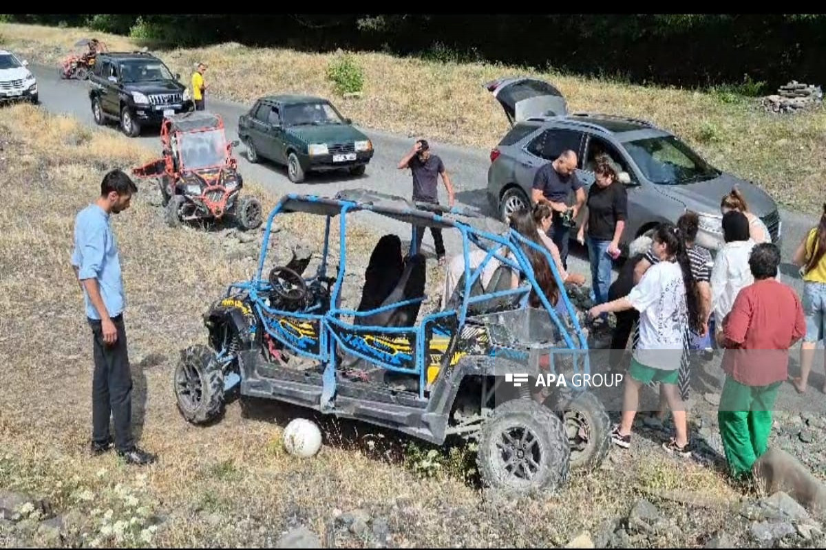 Туристы на квадроциклах попали в аварию в Габале: четверо ранены 