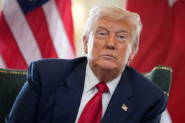 СМИ: Трамп ведет себя все более странно в ходе публичных выступлений