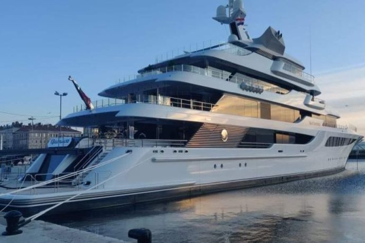 Royal Romance: как Украина так и не продала арестованную яхту Медведчука