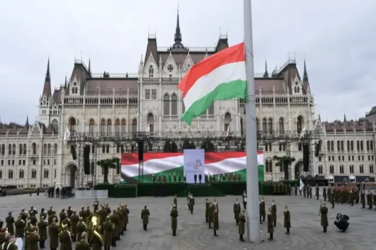 СВР РФ: Еврокомиссия планирует сменить власть в Венгрии