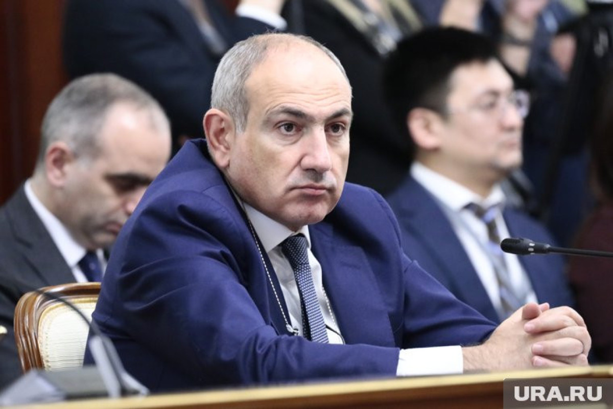 СМИ: Швейцария проверяет счета Пашиняна и его семьи