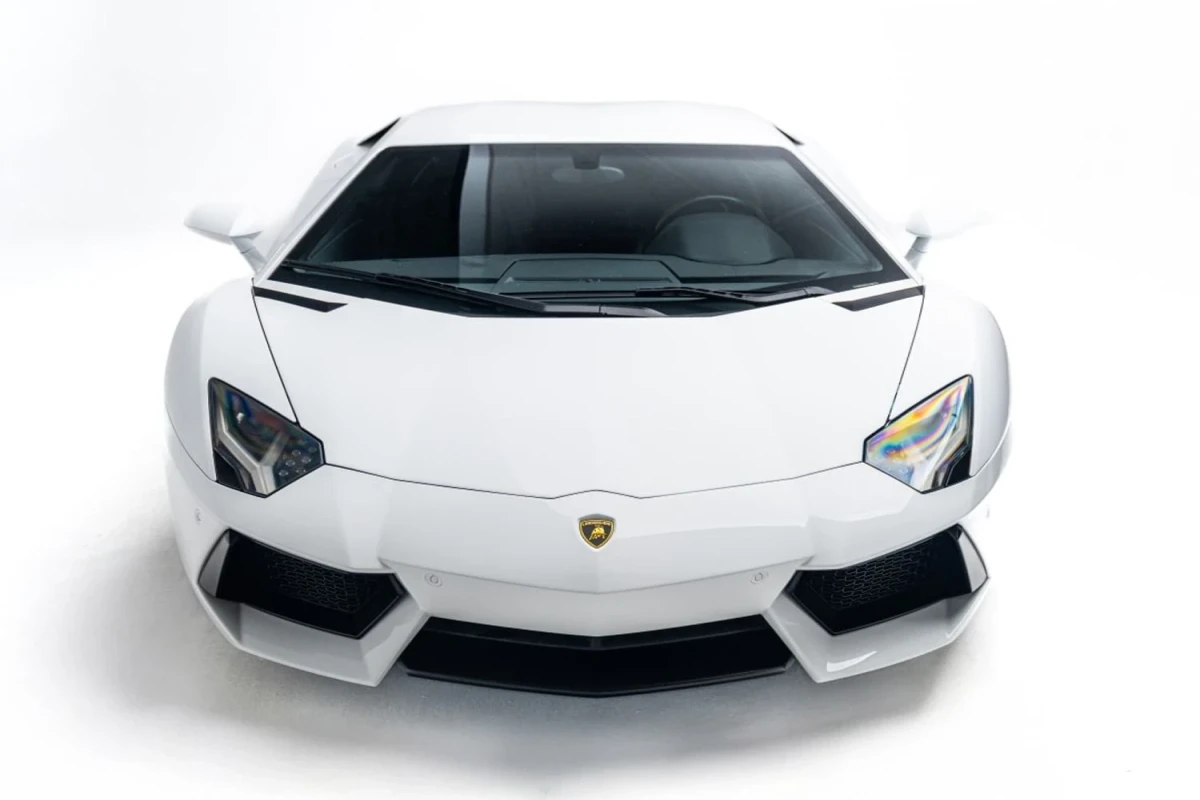 Автомобильный музей Лос-Анджелеса получил легендарный Aventador