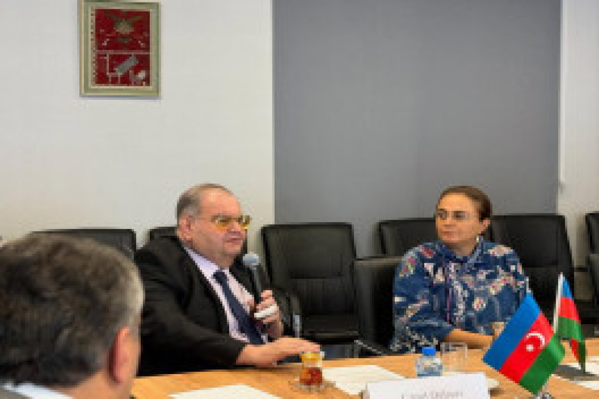 В Азербайджане совершенствуют систему управления государственными киностудиями