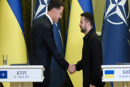Генсек НАТО пообещал Украине «двухуровневые» гарантии безопасности