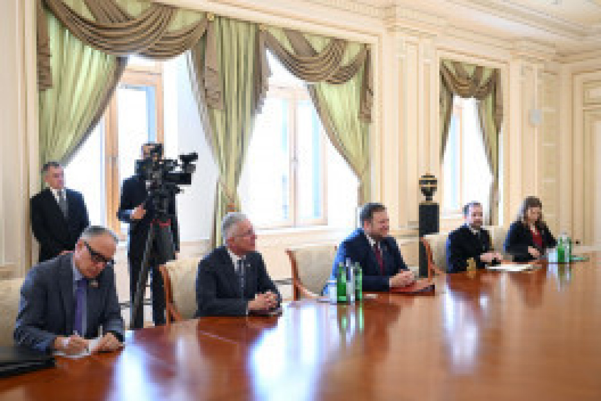 Президент Ильхам Алиев принял британского министра Стивена Даути 