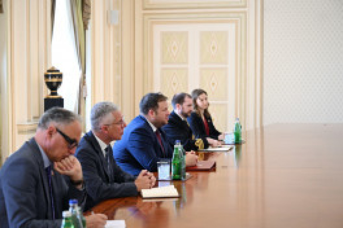Президент Ильхам Алиев принял британского министра Стивена Даути 