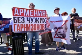 «Ты кто такой, давай, до свидания» – в Армении все громче требуют ухода российских военных - МНЕНИЕ 