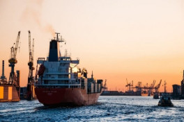 Азербайджан нарастил объёмы морских грузоперевозок на 12%