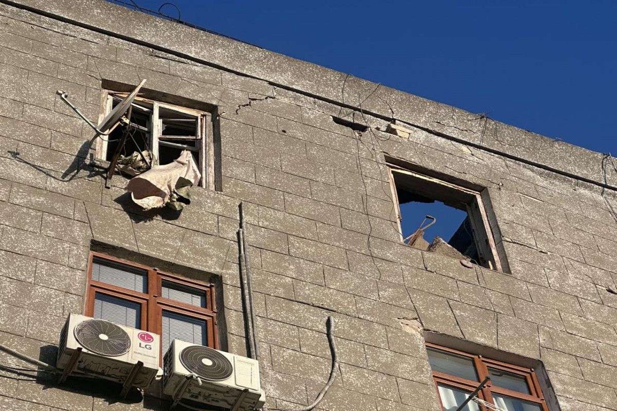 В Баку в квартире пятиэтажного дома прогремел взрыв-ОБНОВЛЕНО -ФОТО 