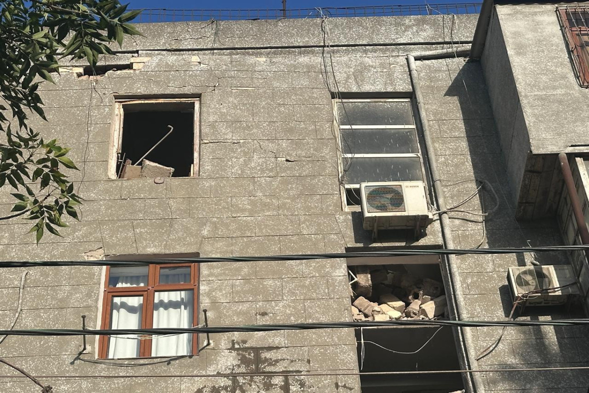 В Баку в квартире пятиэтажного дома прогремел взрыв-ОБНОВЛЕНО -ФОТО 